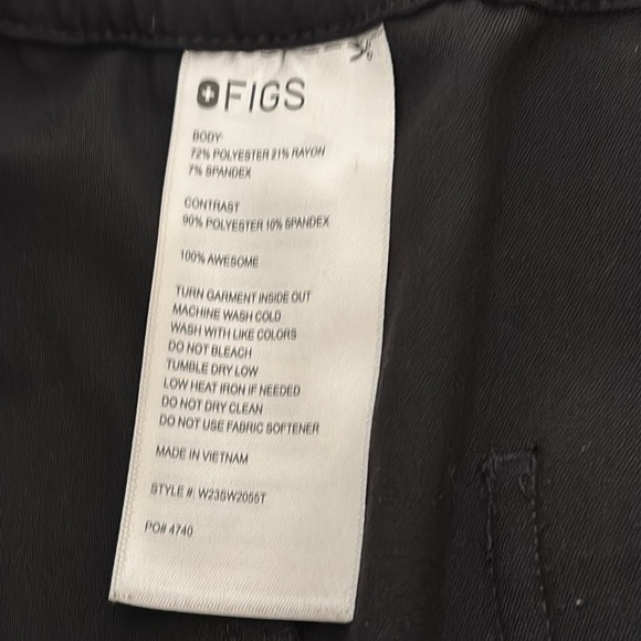 Figs Black Cargo Pants with Relaxed Fit - Picture 7 of 9
